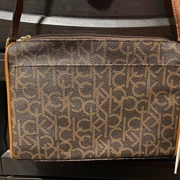 Calvin Klein leather crossbody - Picture 3 of 4